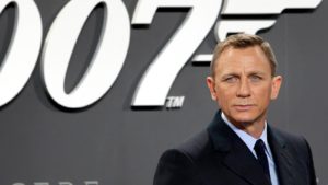 James Bond "B25" - Une Blonde en Norvège