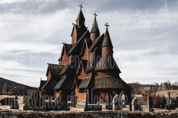 Église en bois debout de Heddal - Une blond en Norvège