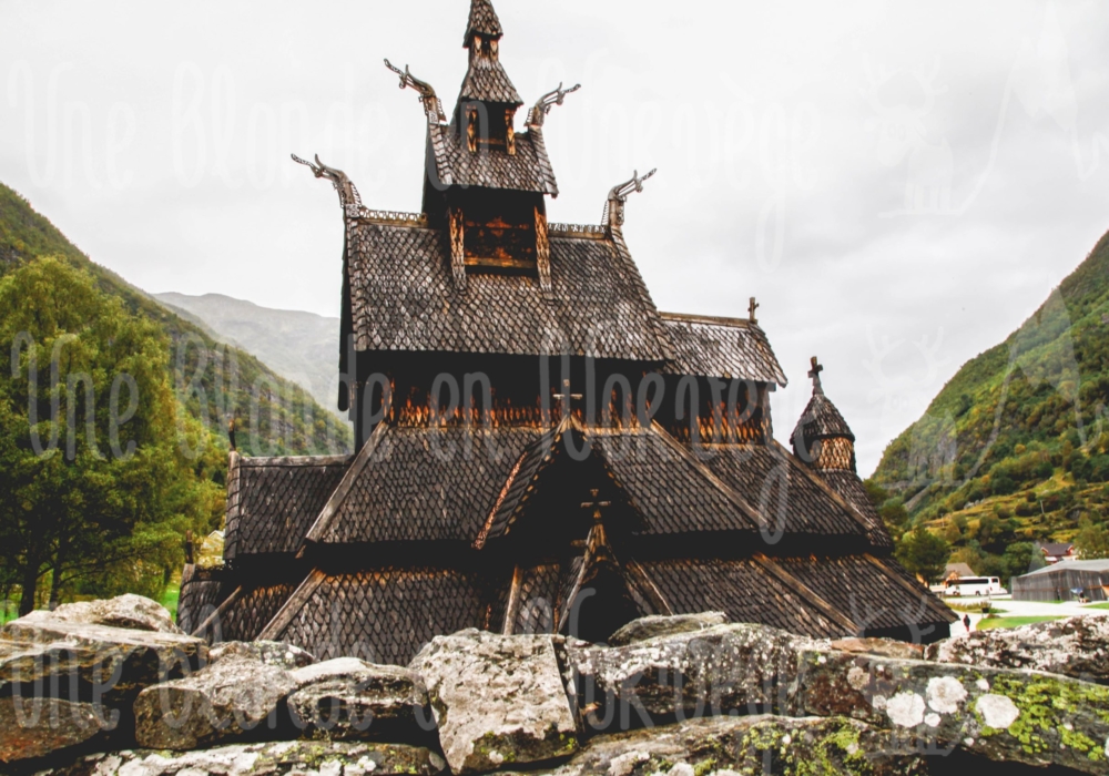 Toit de l’église en bois debout de Borgund