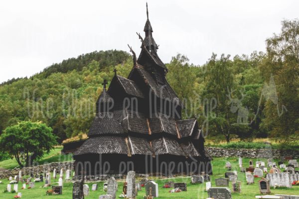 Église en bois debout de Borgund - Une blonde en Norvège