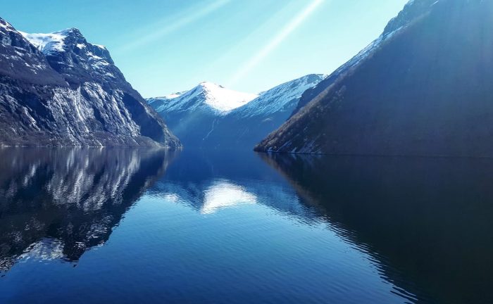 Fjord norvégien - Une blonde en Norvège