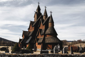 Église en bois debout de Heddal - Une blond en Norvège