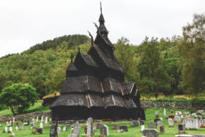 Église en bois debout de Borgund - Une blonde en Norvège